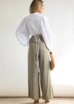 Women Gingham & Heels Crops><noscript><img width=