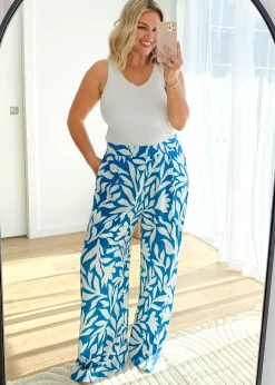 Women Gingham & Heels Pants><noscript><img width=