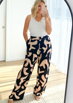 Women Gingham & Heels Pants><noscript><img width=
