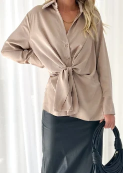 Women Gingham & Heels Blouses><noscript><img width=