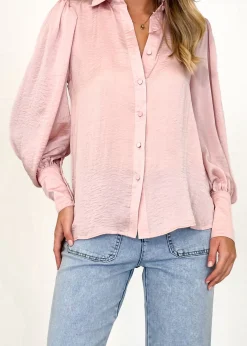 Women Gingham & Heels Shirts><noscript><img width=