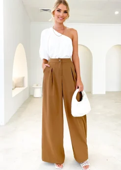 Women Gingham & Heels Pants><noscript><img width=