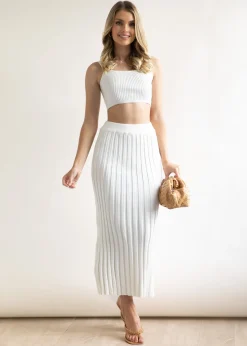 Women Gingham & Heels Crops><noscript><img width=