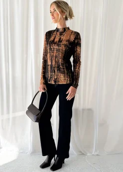 Women Gingham & Heels Basic Tops><noscript><img width=