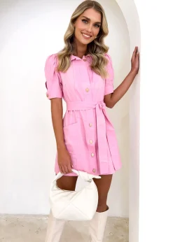 Women Gingham & Heels Short><noscript><img width=