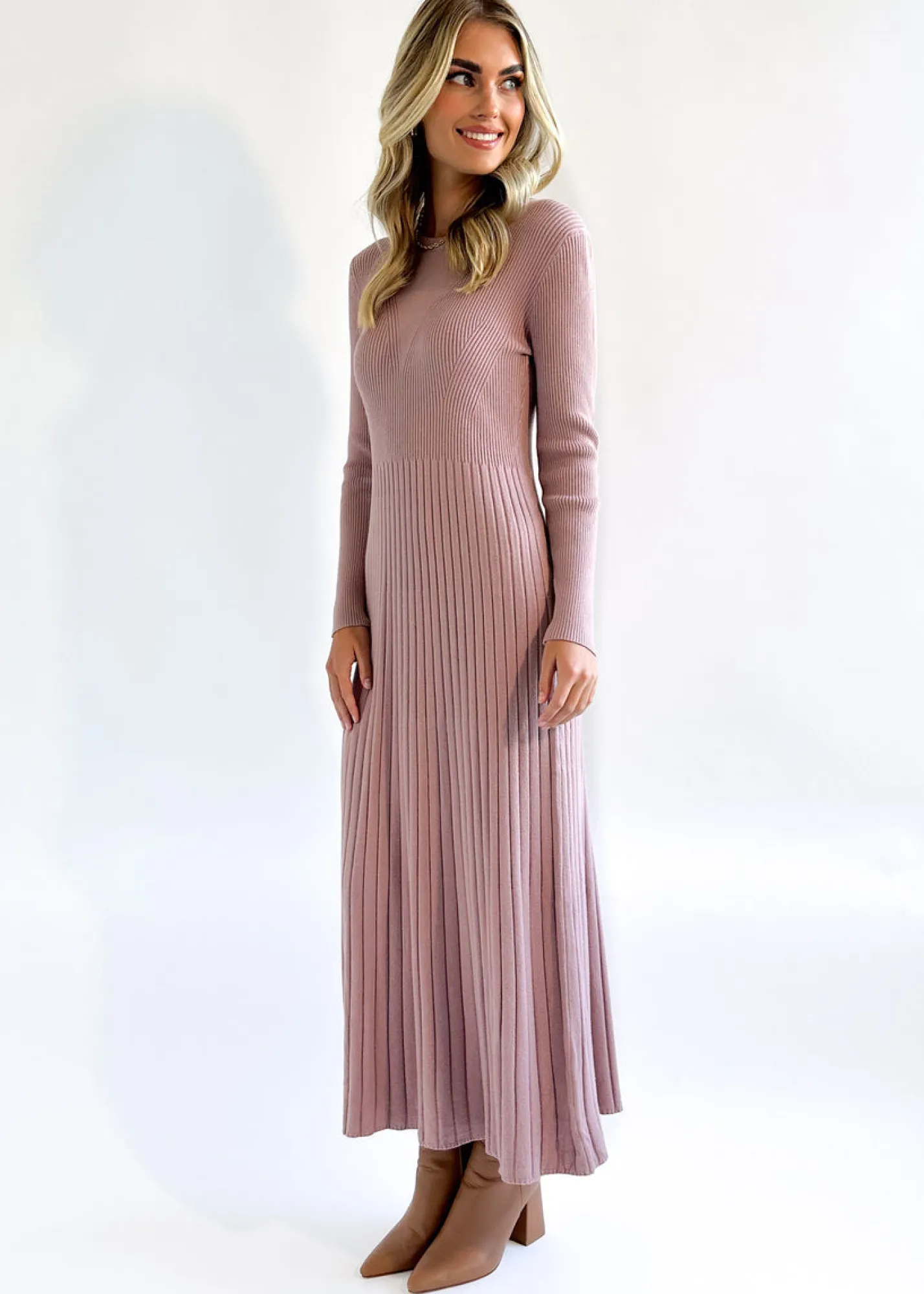 Women Gingham & Heels Knit Dresses>Robine Knit Midi Dress
