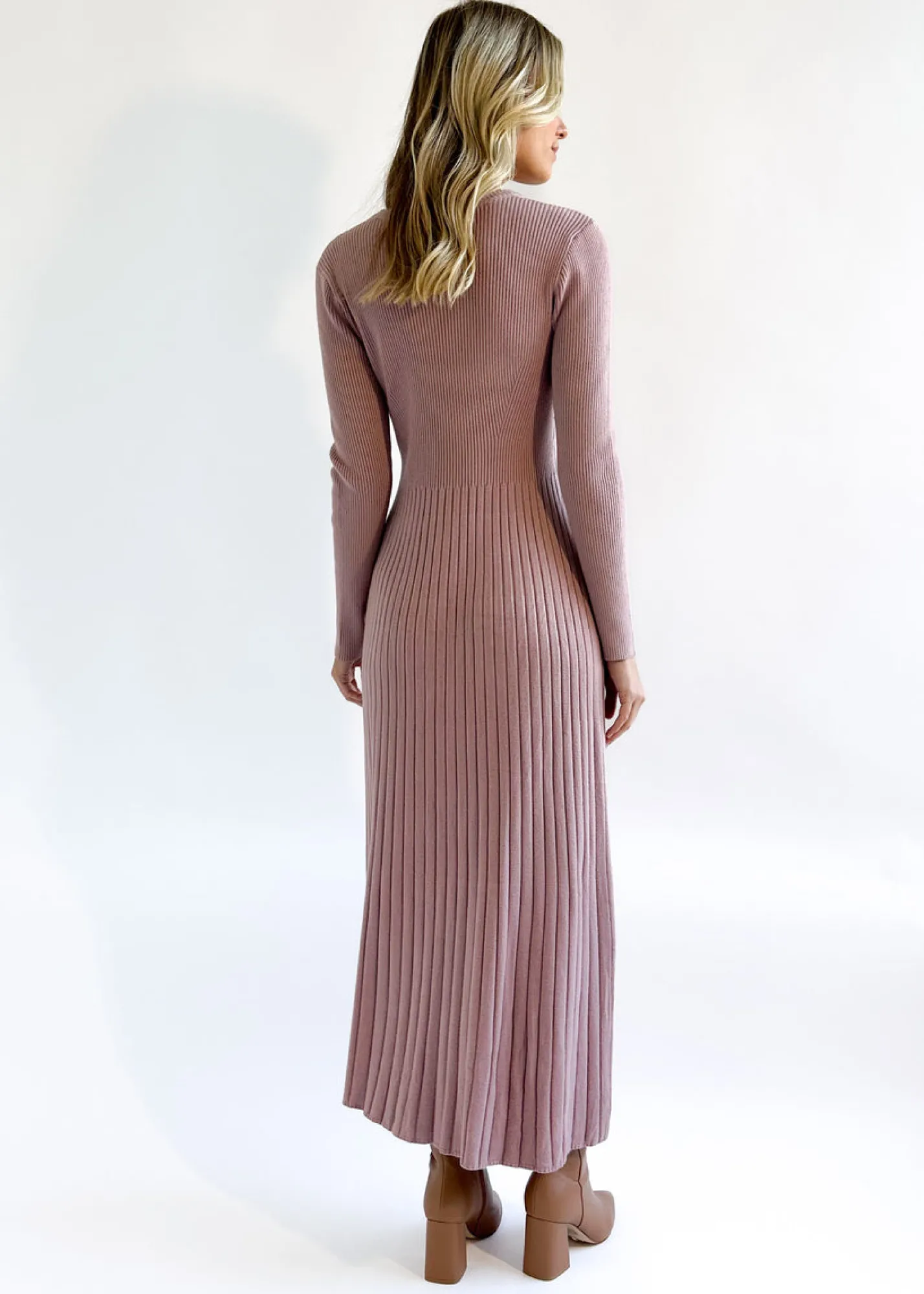 Women Gingham & Heels Knit Dresses>Robine Knit Midi Dress