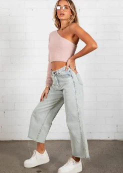 Women Gingham & Heels Crops><noscript><img width=