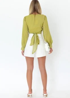 Women Gingham & Heels Crops><noscript><img width=