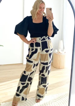 Women Gingham & Heels Pants><noscript><img width=