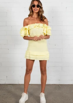 Women Gingham & Heels Short><noscript><img width=