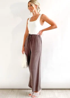 Women Gingham & Heels Pants><noscript><img width=