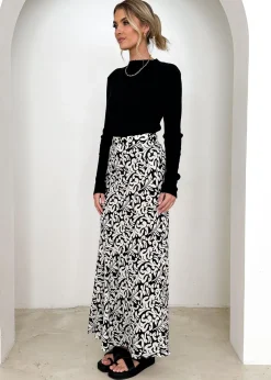 Women Gingham & Heels Skirts><noscript><img width=