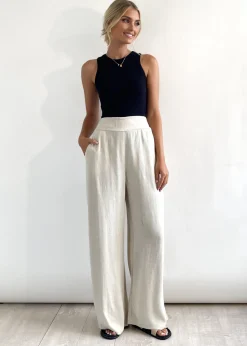 Women Gingham & Heels Pants><noscript><img width=