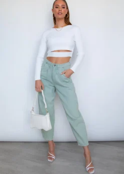 Women Gingham & Heels Crops><noscript><img width=