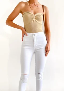 Women Gingham & Heels Jeans><noscript><img width=