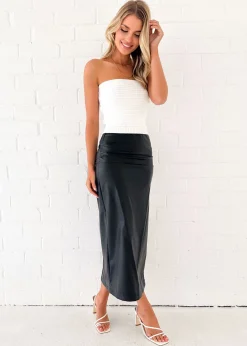 Women Gingham & Heels Crops><noscript><img width=
