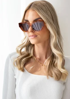 Women Gingham & Heels Sunglasses><noscript><img width=