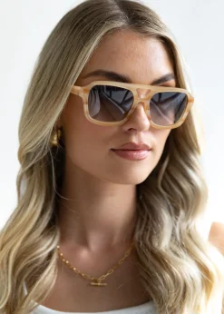 Women Gingham & Heels Sunglasses><noscript><img width=