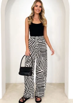Women Gingham & Heels Pants><noscript><img width=
