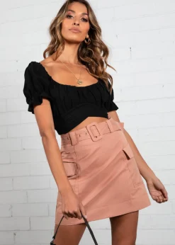 Women Gingham & Heels Crops><noscript><img width=