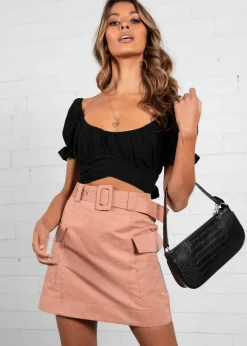 Women Gingham & Heels Crops><noscript><img width=