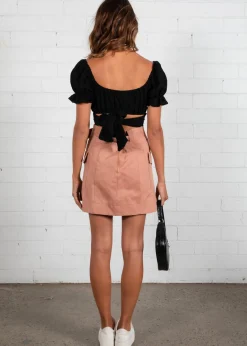 Women Gingham & Heels Crops><noscript><img width=