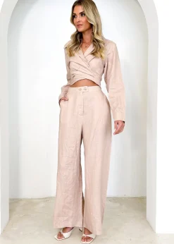 Women Gingham & Heels Pants><noscript><img width=